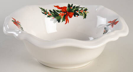 Christmas Heritage Small Round Fluted Bowl