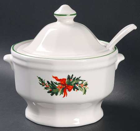 Christmas Heritage Mini Tureen w/Lid & Ladle
