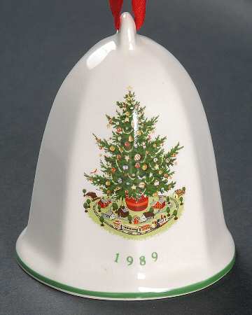 Christmas Heritage 1989 Collector Bell