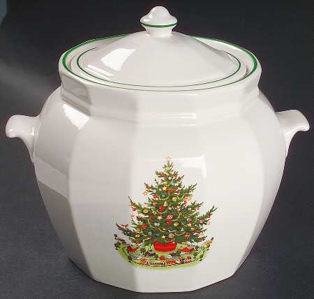 Christmas Heritage Bean Pot & Lid