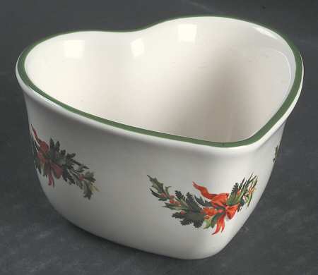 Christmas Heritage Heart Shaped Custard Cup