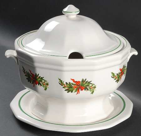 Christmas Heritage Tureen & Lid w/Underplate