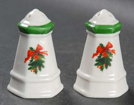 Christmas Heritage Individual Salt & Pepper Set