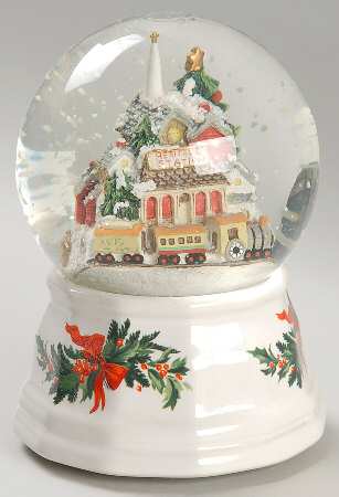 Christmas Heritage Snow Globe