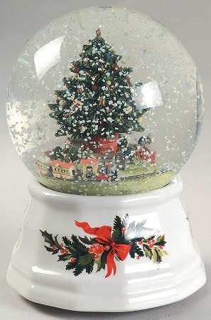 Christmas Heritage Snow Globe