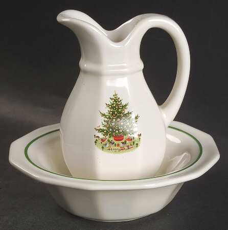Christmas Heritage Miniature Pitcher and Bowl Set