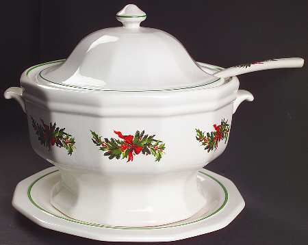 Christmas Heritage Tureen & Lid w/Ladle & Underplate