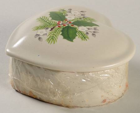 Christmas Heirloom Heart Potpourri with Lid