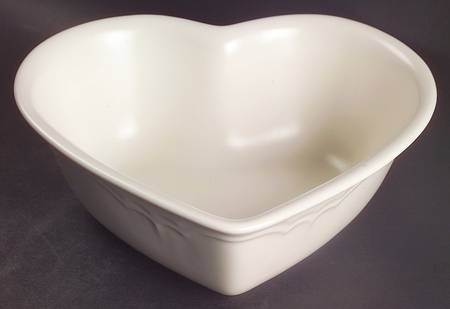 Color Medley Buff Matte 8" Heart Shaped Bowl