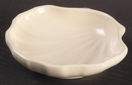 Color Medley Buff Matte Small Shell Shaped Dish