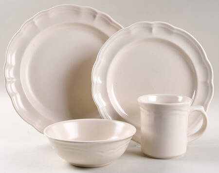 Color Medley Buff Matte 4 Piece Place Setting