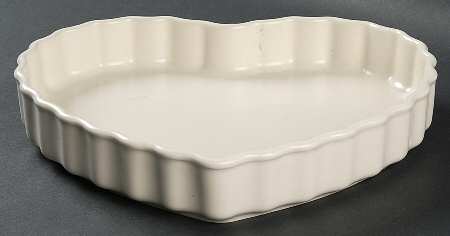 Color Medley Buff Matte Heart Shape Quiche Dish