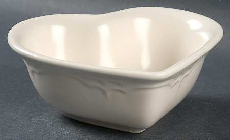 Color Medley Buff Matte 6" Heart Shaped Bowl
