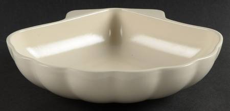 Color Medley Buff Matte Large Shell Shaped Dish