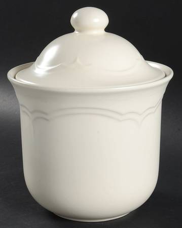 Color Medley Buff Matte Small Canister & Lid