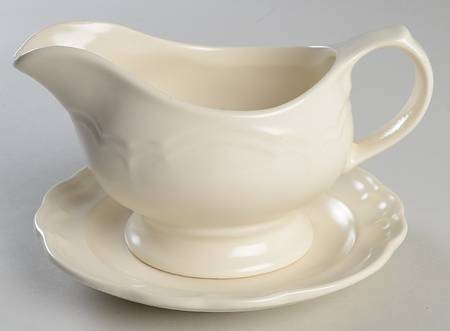 Color Medley Buff Matte Gravy Boat & Underplate