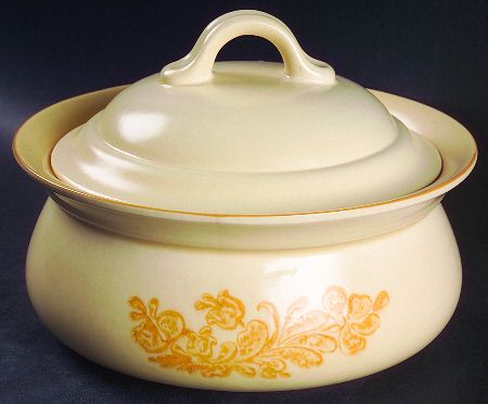 Cottage 2 Qt Round Covered Casserole