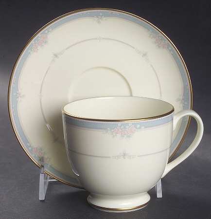 Courtenay Footed Cup & Saucer Set