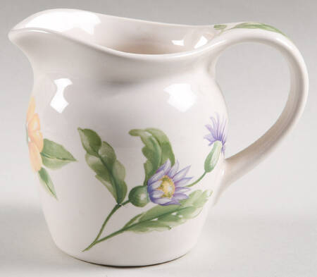 Dahlia Creamer