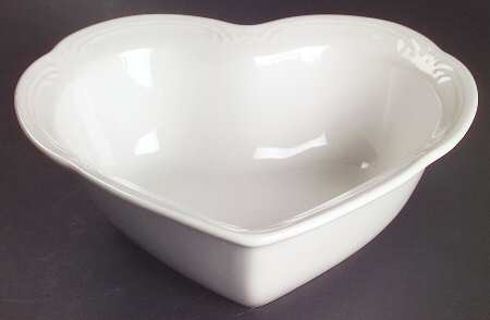Filigree 8" Heart Shaped Bowl