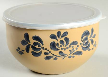 Folk Art 7 3/4" Metal Bowl W/Plastic Lid