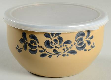 Folk Art 6 7/8" Metal Bowl W/Plastic Lid