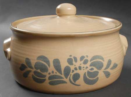 Folk Art 3.5 Quart Round Covered Casserole by Pfaltzgraff