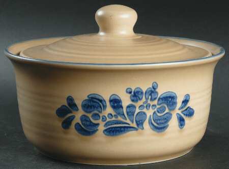 Folk Art 1.25 Qt Round Covered Casserole