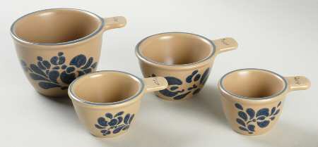 Folk Art Measuring Cup Set (1 Cup,1/2 Cup,1/3 Cup,1/4 Cup)