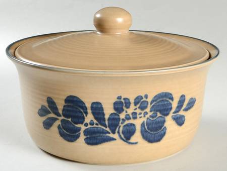 Folk Art 3 Quart Round Covered Casserole