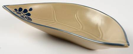 Folk Art 9" Leaf Dish