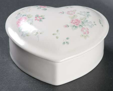 Garden Party (Spectrum Line) Heart Shape Box & Lid