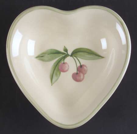 Garden Party (Garden Impressions) Heart Shaped Dish by Pfaltzgraff