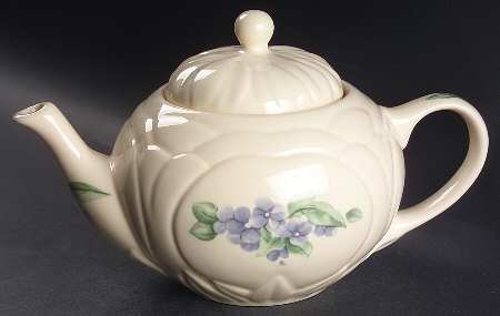 Garden Party (Garden Impressions) Embossed Floral Teapot & Lid by Pfaltzgraff