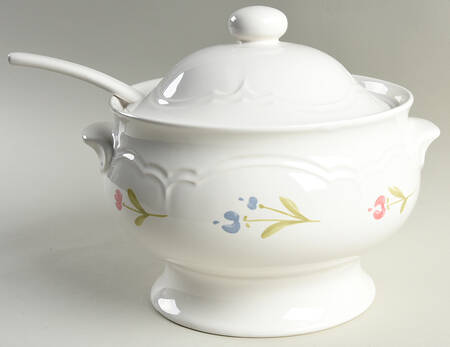 Garland Tureen & Lid w/Ladle
