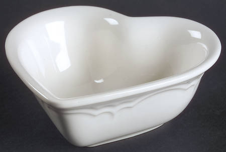 Gazebo White 6" Heart Shaped Bowl