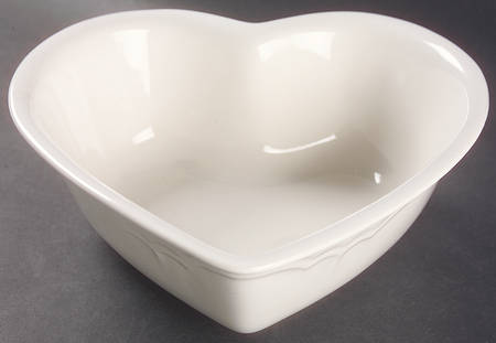 Gazebo White 8" Heart Shaped Bowl