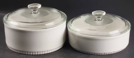 Gazebo White 4-Piece Bakeware Set (2 Bakers with Lids)