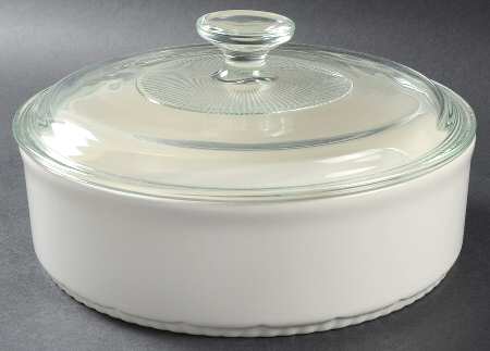 Gazebo White 1.5 Quart Round Covered Baker