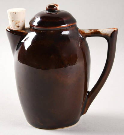 Gourmet Brown Handled Vinegar with Cork Stopper