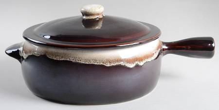 Gourmet Brown 3 Quart Round Covered Casserole