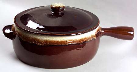 Gourmet Brown 3 Quart Round Covered Casserole