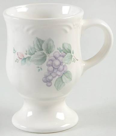 Grapevine Pedestal Mug