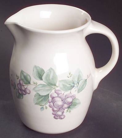 Grapevine 24 Oz Pitcher