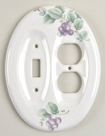 Grapevine Combination Switchplate-Outlet Cover