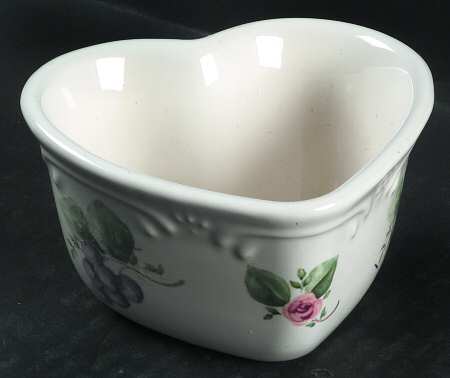 Grapevine Heart Shaped Custard Cup