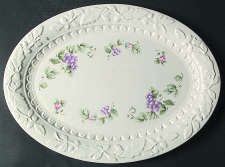 Grapevine 18" Embossed Oval Serving Platter