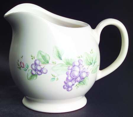 Grapevine Large Gravy Boat/Pitcher