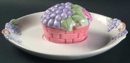 Grapevine (3 Piece) Embossed Cracker & Dip Set