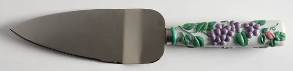 Grapevine Resin Handle Cake Server
